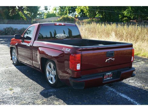 Used 2017 Chevrolet Silverado 1500 LT w/ LT Convenience Package AWD/4WD image 7