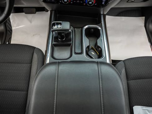Used 2024 Chevrolet Silverado 1500 LT Trail Boss w/ Convenience Package II AWD/4WD image 30