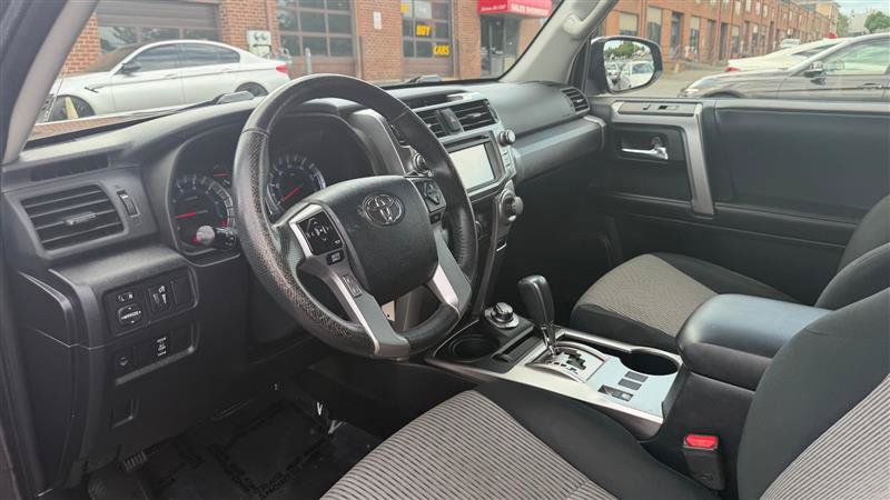 Used 2015 Toyota 4Runner SR5 AWD/4WD image 22