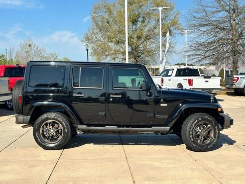 Used 2016 Jeep Wrangler Unlimited Sahara image 5
