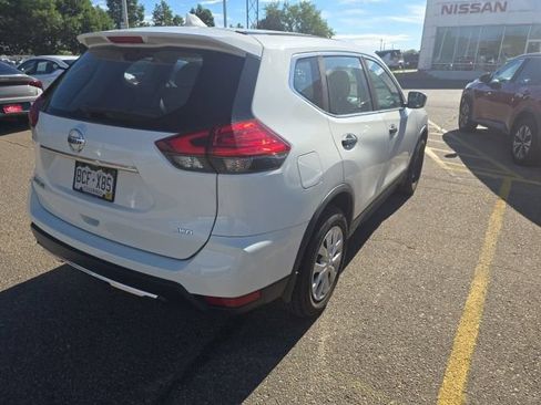 Used 2017 Nissan Rogue S AWD/4WD image 4