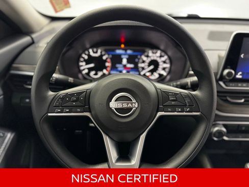 Certified 2025 Nissan Altima 2.5 SV FWD image 23