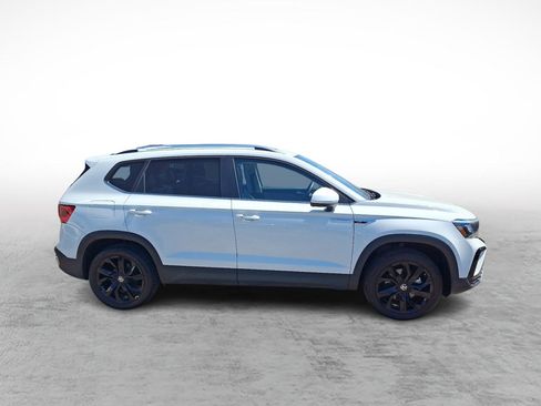 Used 2024 Volkswagen Taos SE FWD image 6