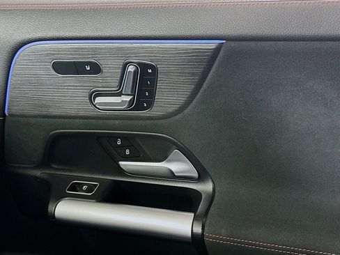 Used 2023 Mercedes-Benz GLA 250 4MATIC image 17