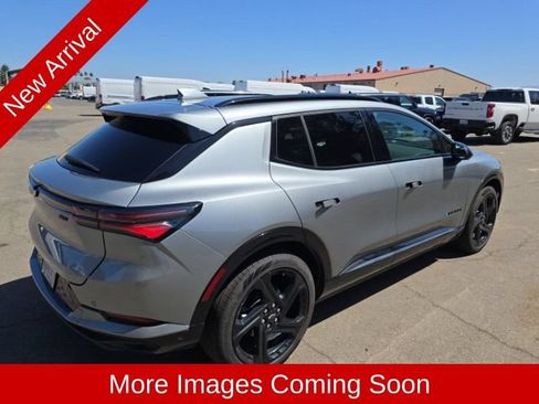 Used 2024 Chevrolet Equinox EV RS FWD image 3