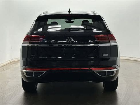 Certified 2022 Volkswagen Atlas Cross Sport SEL R-Line image 5