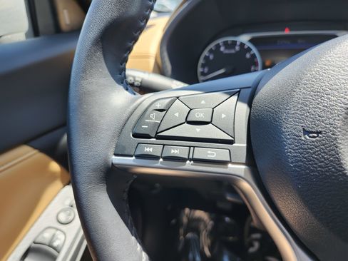 Used 2021 Nissan Sentra SV w/ SV Premium Package FWD image 33
