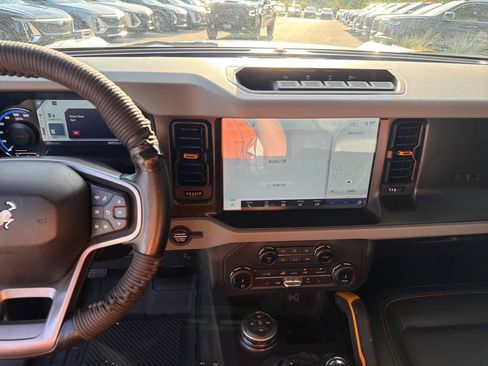 Used 2022 Ford Bronco Badlands w/ Sasquatch Package AWD/4WD image 26