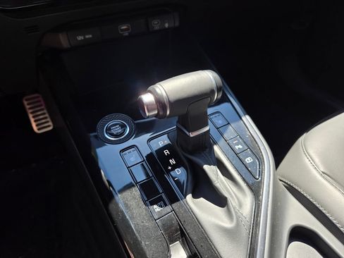 Used 2023 Kia Niro EX Touring FWD image 31