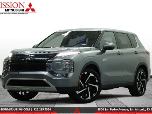 Used 2024 Mitsubishi Outlander 4WD Plug-In Hybrid image 1