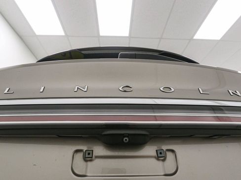 Used 2021 Lincoln Nautilus Reserve AWD/4WD image 11