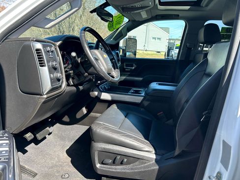 Used 2019 Chevrolet Silverado 3500 LTZ w/ Duramax Plus Package image 9