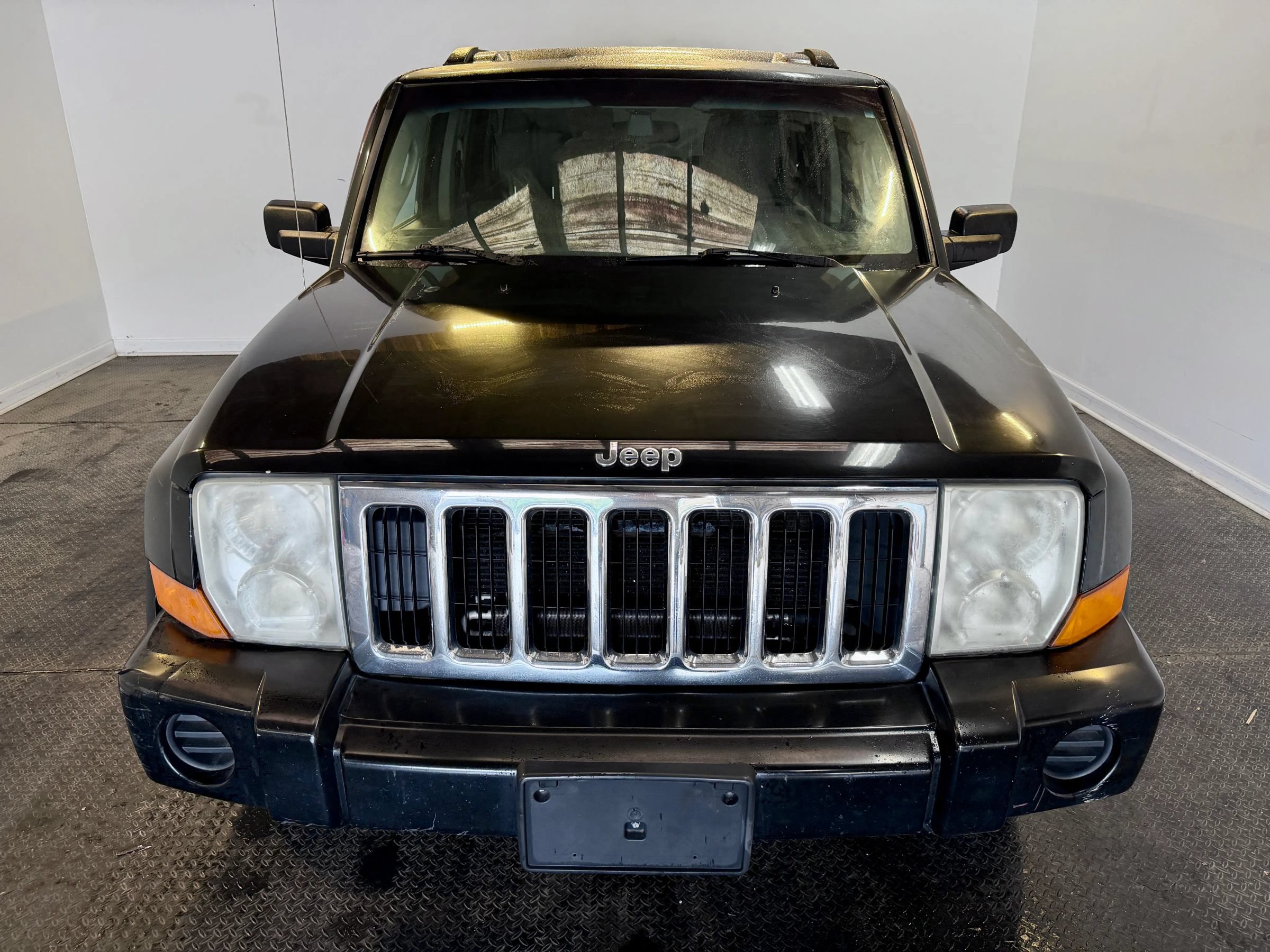 Used 2007 Jeep Commander Sport RWD image 3