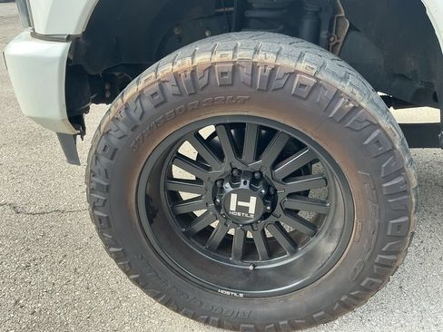 Used 2021 Ford F350 Limited w/ FX4 Off-Road Package AWD/4WD image 18