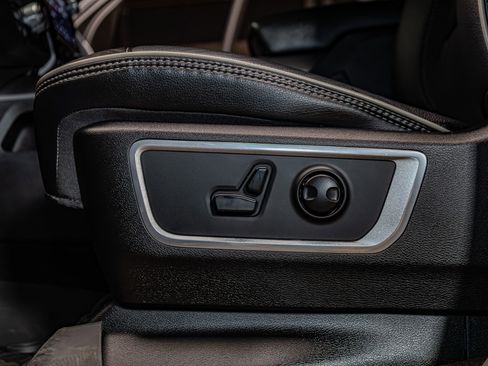 Used 2024 RAM 1500 Laramie AWD/4WD image 24