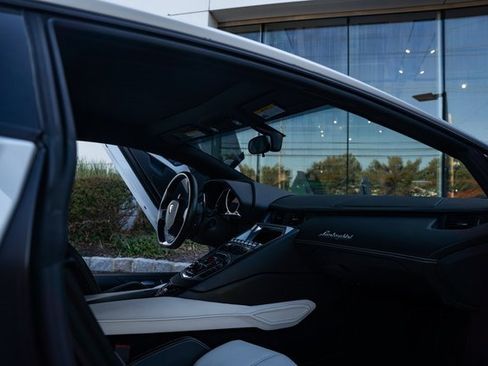 Used 2015 Lamborghini Aventador LP 700-4 image 39