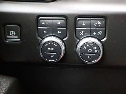 Used 2024 GMC Sierra 1500 AT4 w/ AT4 Premium Package image 32