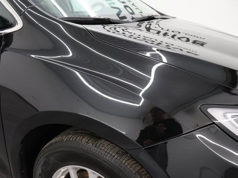Used 2024 Chrysler Pacifica Touring-L FWD image 23