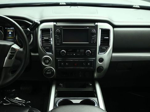 Used 2017 Nissan Titan PRO-4X w/ Pro-4x Convenience Package AWD/4WD image 36