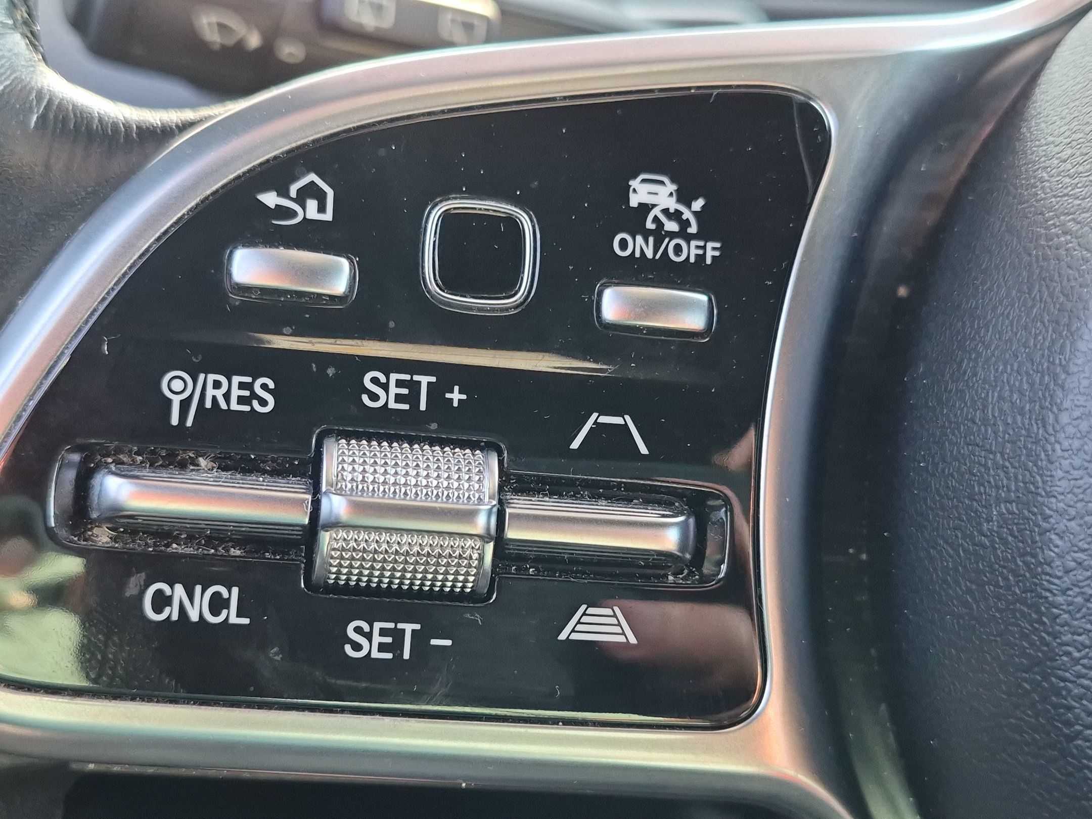 Used 2022 Mercedes-Benz EQB 350 4MATIC image 17