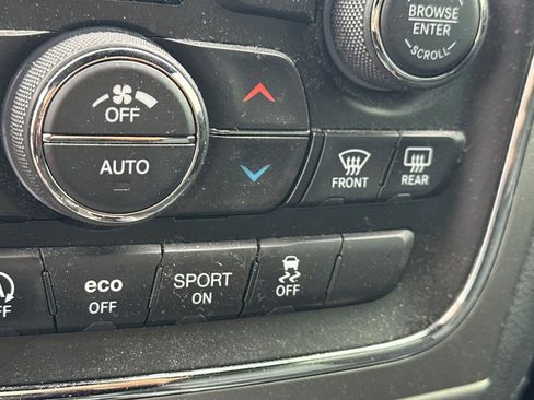 Used 2018 Jeep Grand Cherokee Limited image 30