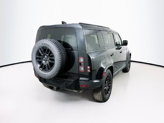Used 2026 Land Rover Defender 110 S AWD/4WD image 5