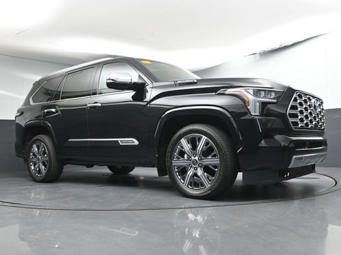 Certified 2024 Toyota Sequoia Capstone image 26