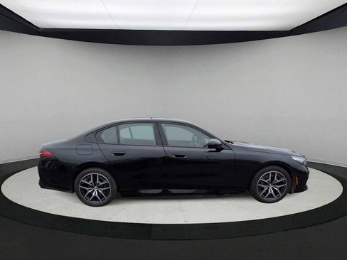 Used 2025 BMW i5 xDrive40 w/ M Sport Package image 9