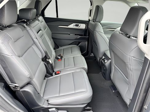 New 2025 Ford Explorer Active w/ Active Comfort Package image 31