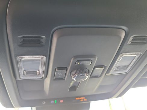 Used 2025 Chevrolet Tahoe Premier RWD image 13