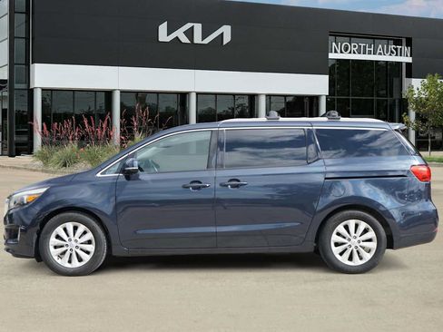 Used 2016 Kia Sedona EX FWD image 3