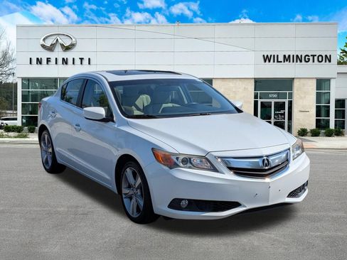 Used 2013 Acura ILX w/ Premium Package FWD image 1