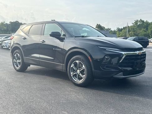 Used 2025 Chevrolet Blazer LT FWD image 10