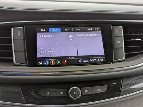 Used 2021 Buick Enclave Essence w/ Sport Touring Edition FWD image 28
