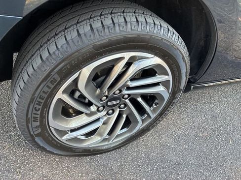 Certified 2025 Lincoln Navigator Reserve image 15