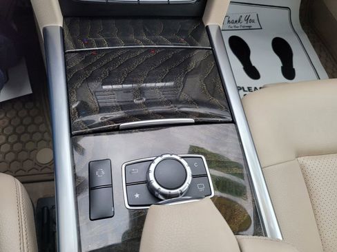 Used 2016 Mercedes-Benz E 350 4MATIC Sedan image 38