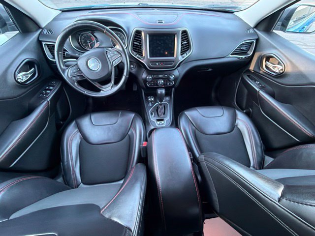Used 2020 Jeep Cherokee Trailhawk w/ Cold Weather Group AWD/4WD image 15