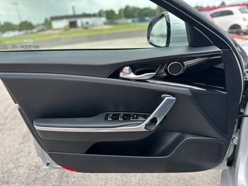 Used 2018 Kia Stinger RWD image 21