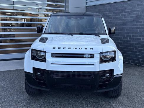 Certified 2025 Land Rover Defender 110 X-Dynamic SE AWD/4WD image 2