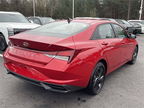 Certified 2023 Hyundai Elantra SEL image 6