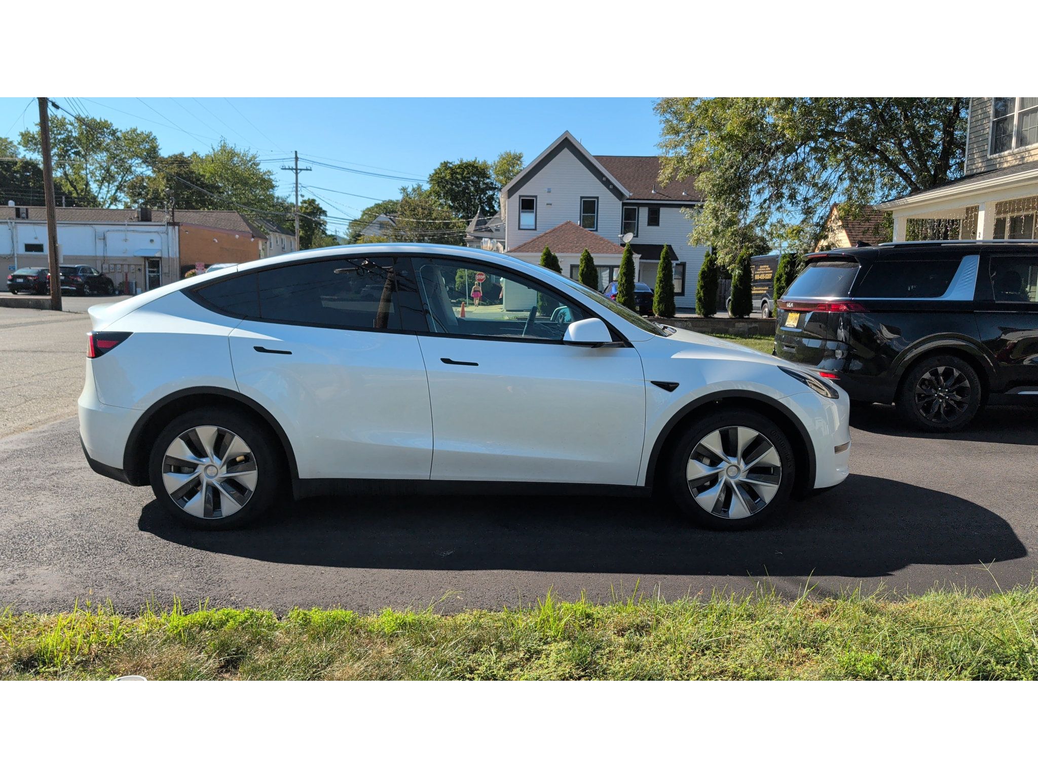 Used 2023 Tesla Model Y Long Range AWD/4WD image 4