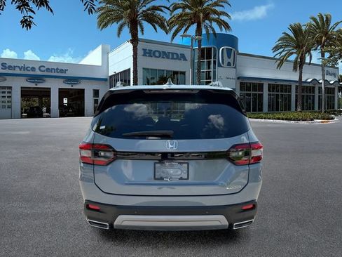 Used 2024 Honda Pilot Touring image 7