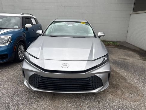 Used 2025 Toyota Camry LE w/ Convenience Package FWD image 2