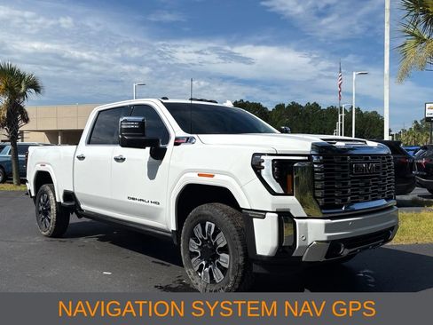 Used 2025 GMC Sierra 2500 Denali w/ Denali Reserve Package AWD/4WD image 3