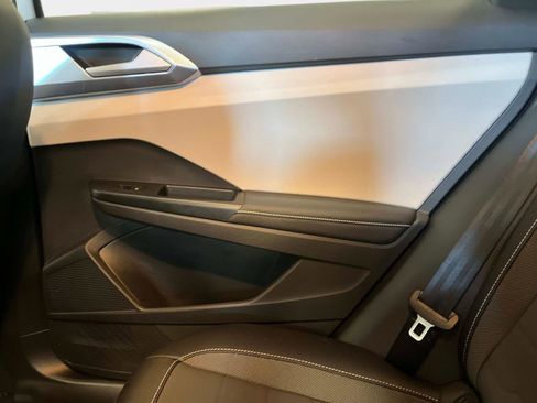 Used 2025 Volkswagen Taos SE image 15