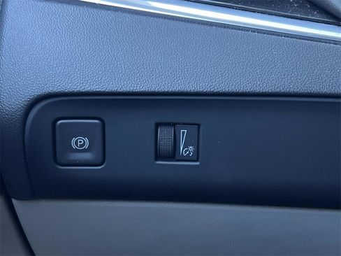 Certified 2024 Buick Enclave Essence image 24