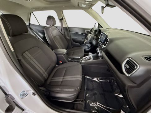 Used 2026 Hyundai Venue SEL FWD image 29
