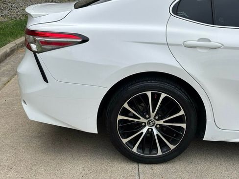 Used 2019 Toyota Camry SE image 37