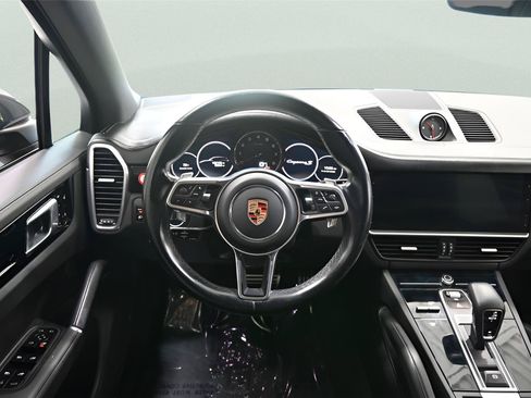 Used 2019 Porsche Cayenne S AWD/4WD image 11