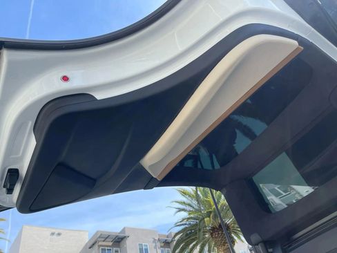 Used 2018 Tesla Model X 100D image 55